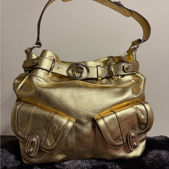 π¨π¦π¨π¦π¨π¦ NWOT Etienne Aigner Leather Metallic Gold Purseπ¨π¦π¨π¦π¨π¦ - Picture 5 of 12